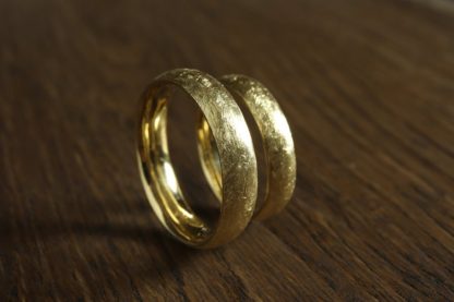 Benutzerdefinierte gebürstet Matte Gold Trauring Ring Set 18 Bild 4